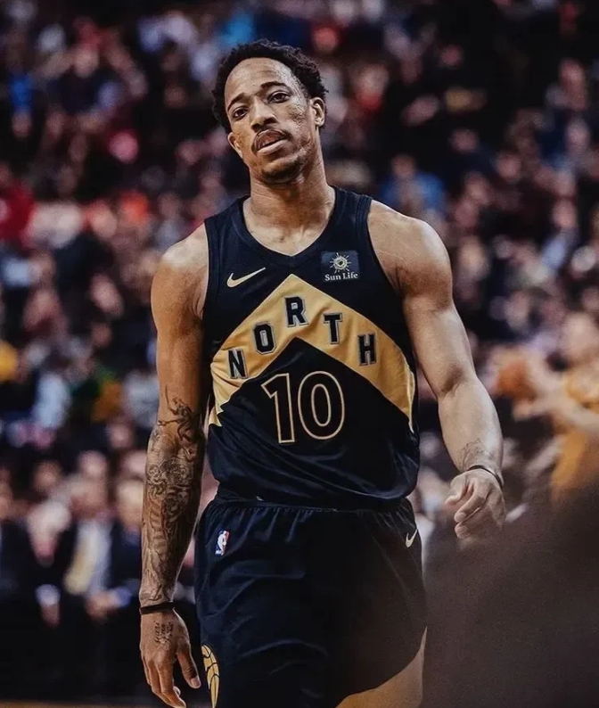 马刺主场力克老鹰，德罗赞全场得分独造分的简单介绍